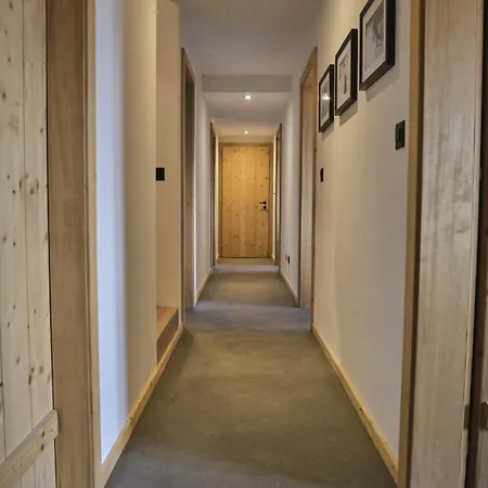 Beautiful Luxury Veyon Chalet